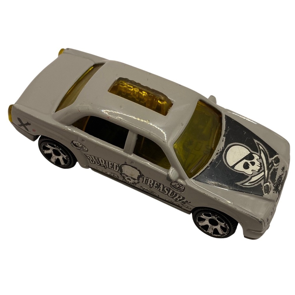 Vintage Matchbox Taxi Cab Buried Treasure Pirate Skull 2002 Mattel Diecast Car